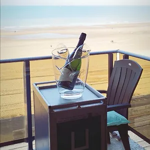 Modern Direct Seaview & Free Parking Apartment